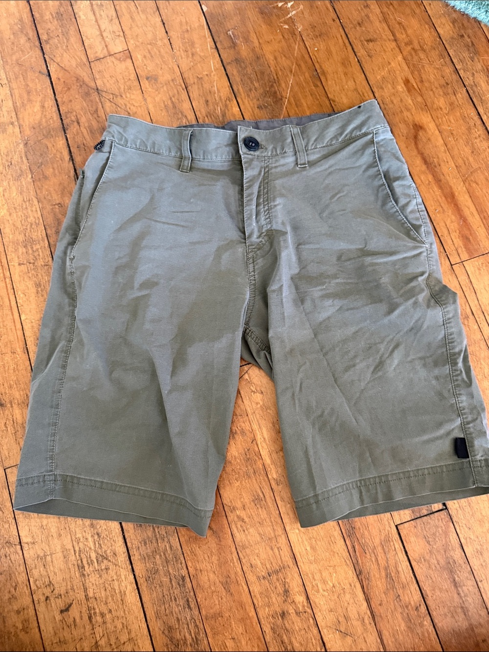 Quicksilver Men’s Waterproof Surf Green Khaki Shorts Waist Size 28 inches.